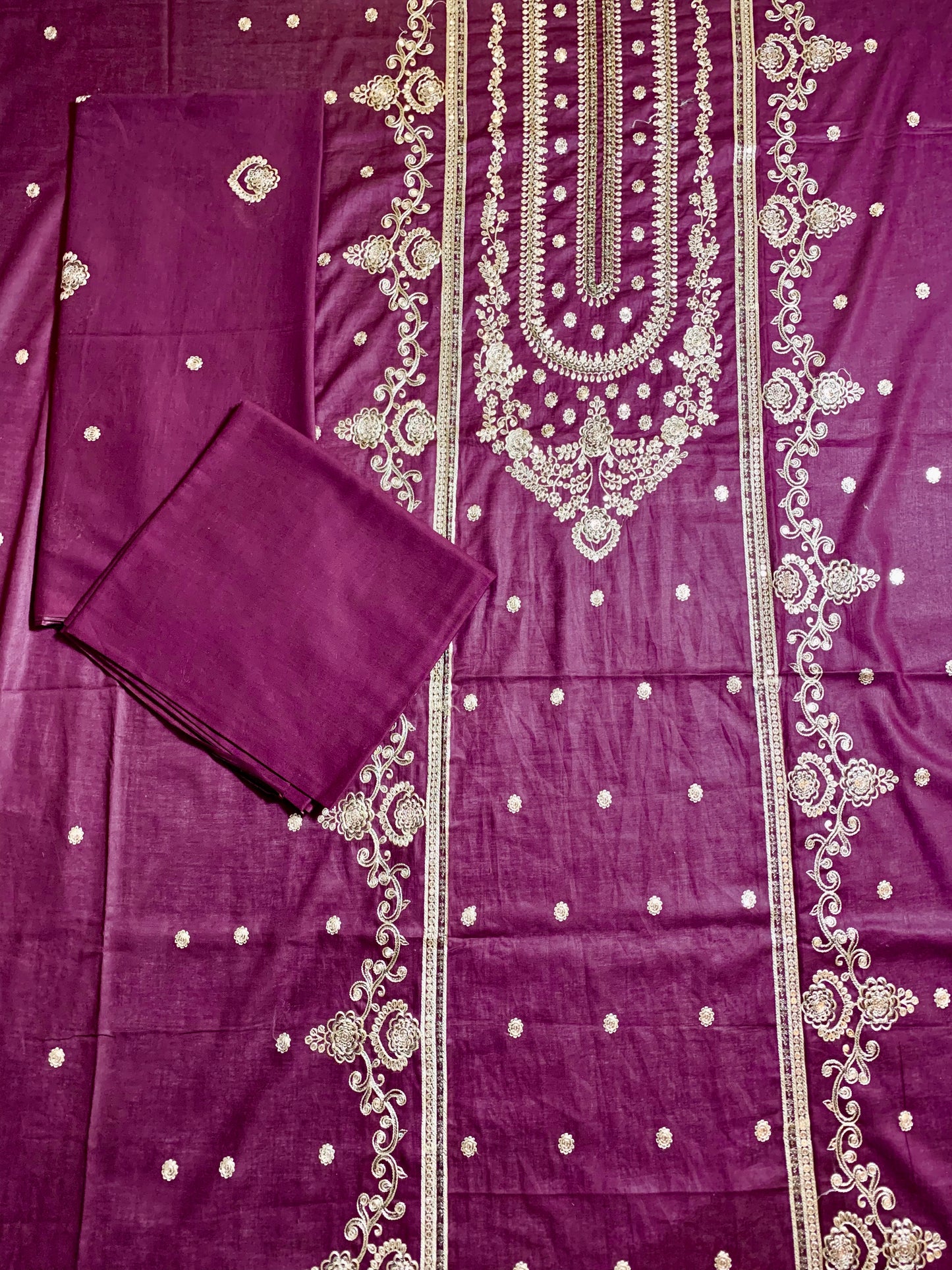 Luxury Lawn - Embroidered 2-Pc Suit - Limited Edition - HCEL02