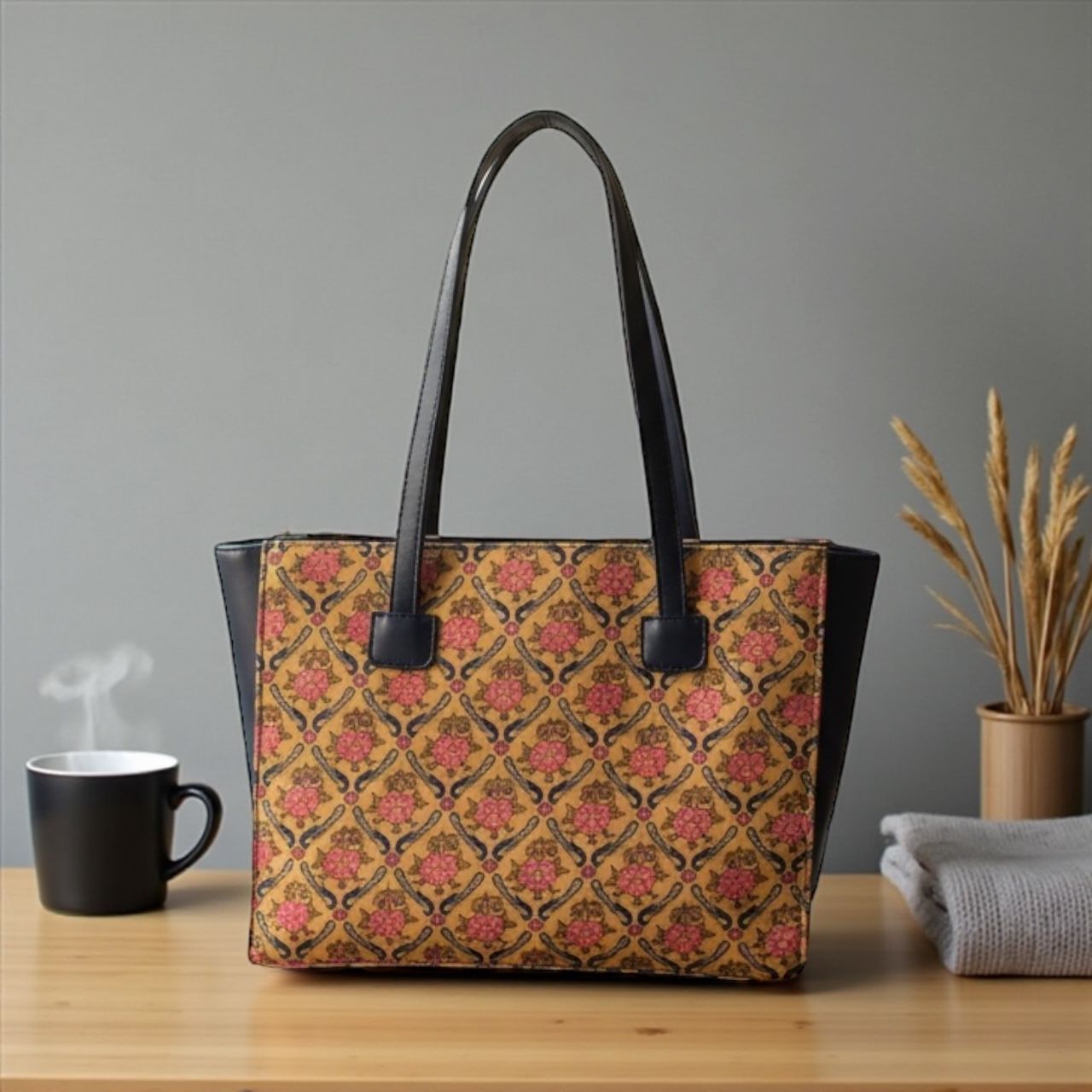 Bloom Pattern Tote Bag