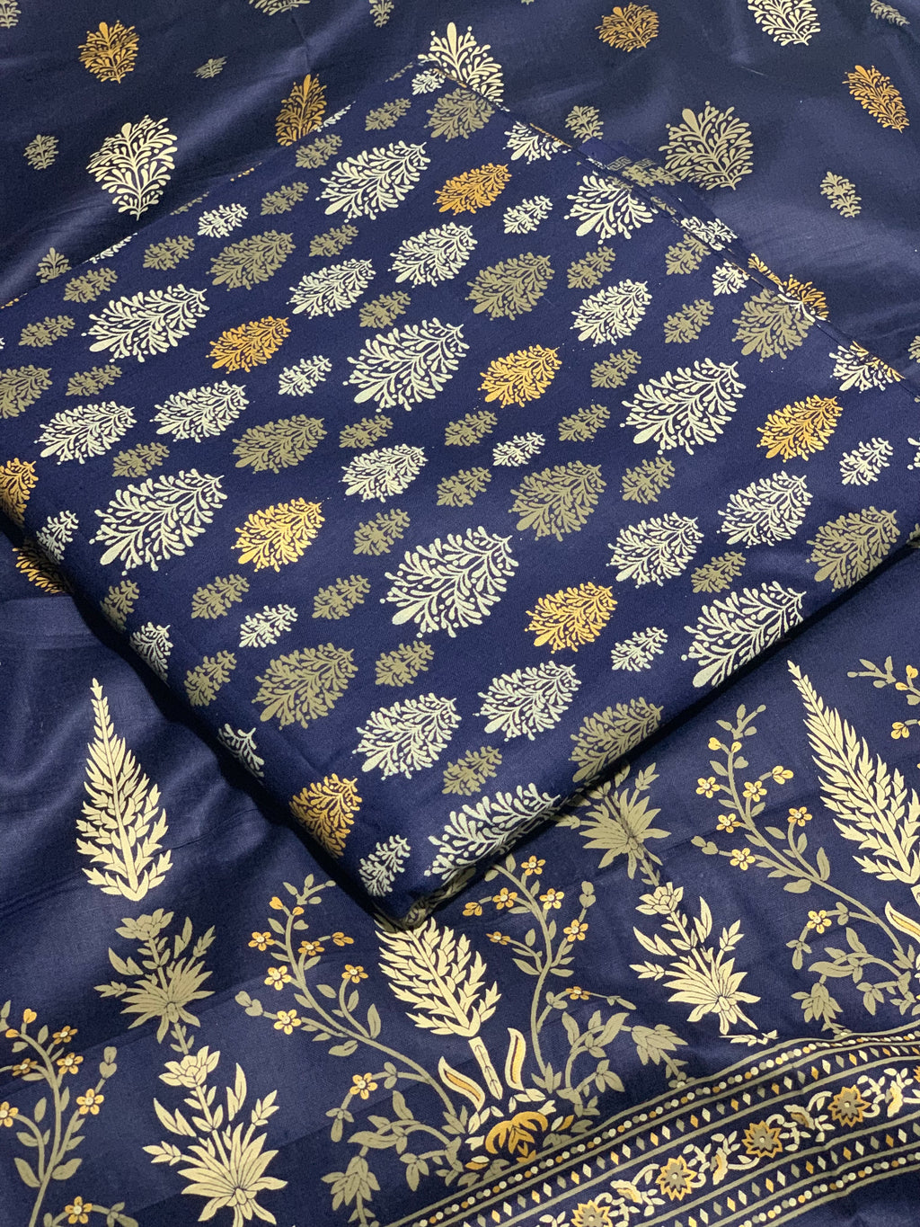 3 Pc Unstitched Lawn Suit - Printed