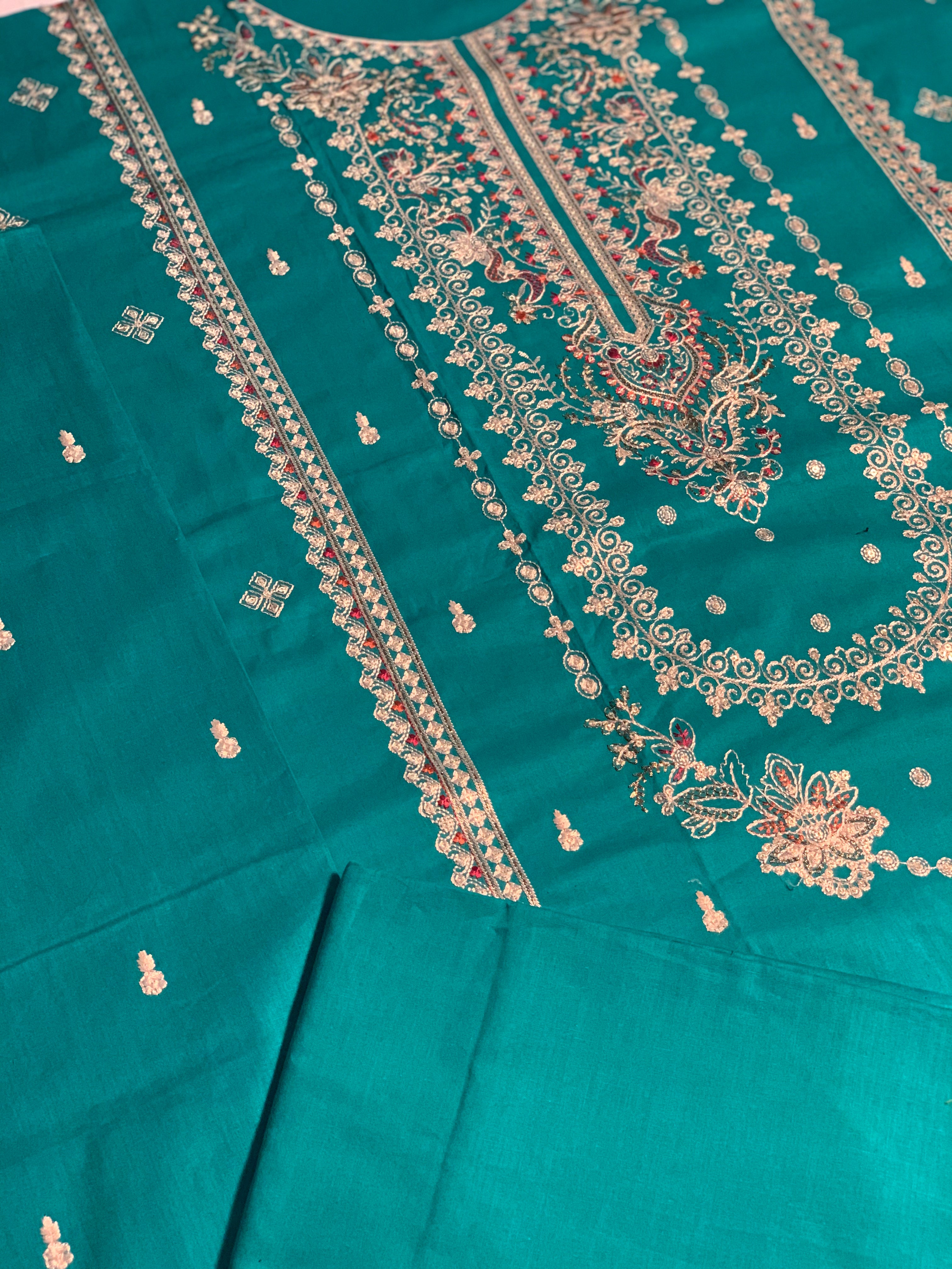 Luxury Lawn - Embroidered 2-Pc Suit - Limited Edition - HCEL03